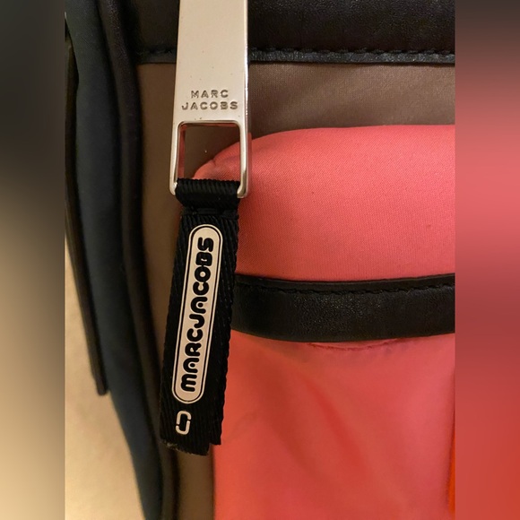 Amazing *rare* Marc Jacobs Sport Crossbody Bag - Picture 4 of 16